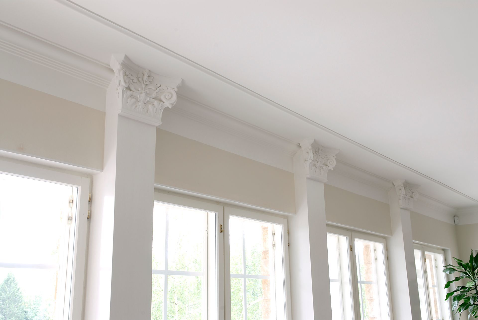 Image of a ceiling