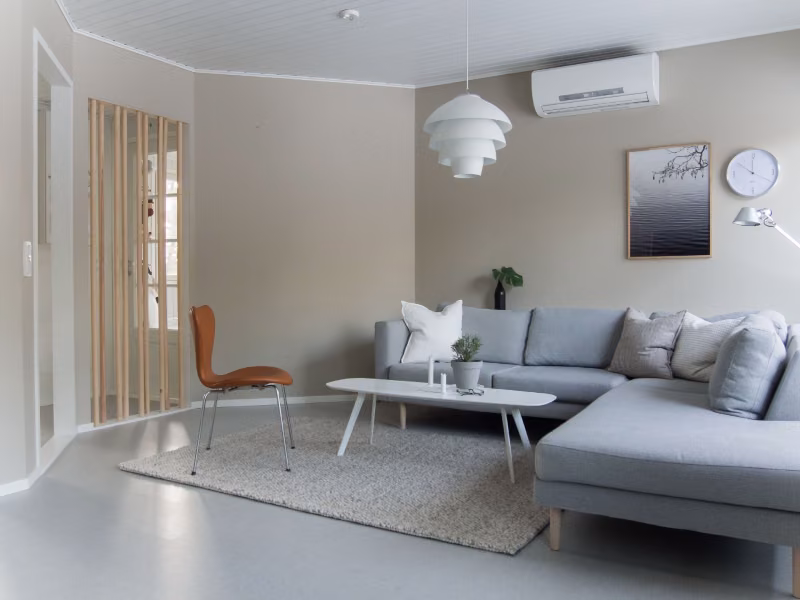 livingroom wall painted with tikkurila white