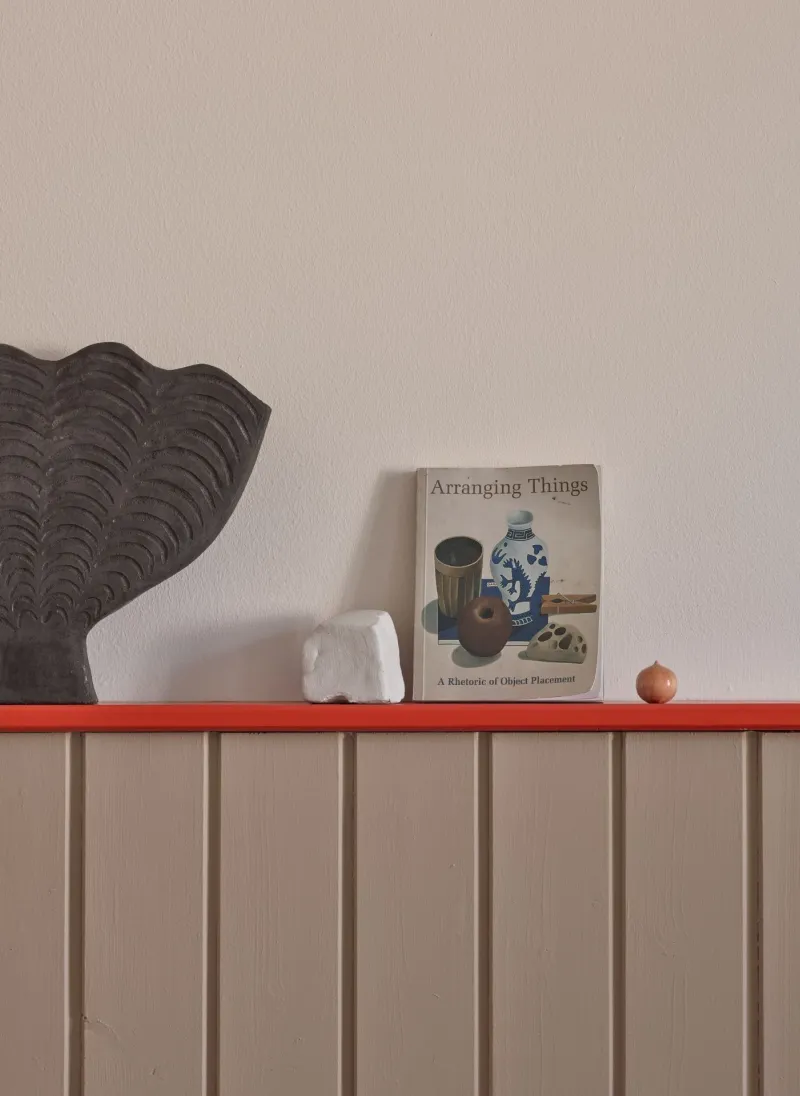 half panel wall with brown and red colour contrast painting